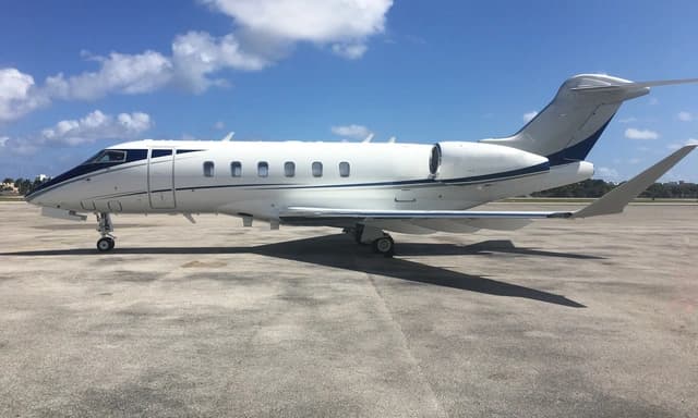 Challenger 350 N822LL