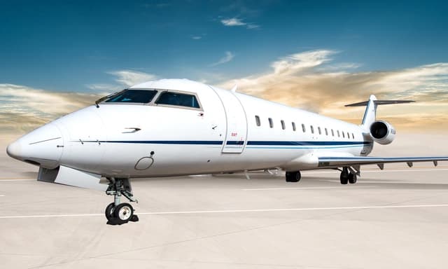 Challenger 850 N168SW