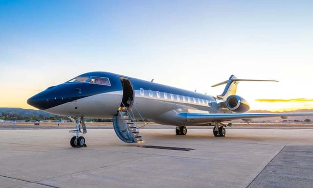 Global Express XRS N724JJ