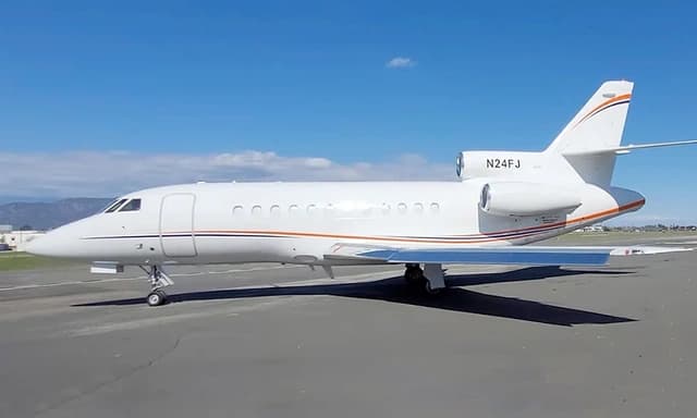 Falcon 900B N24FJ