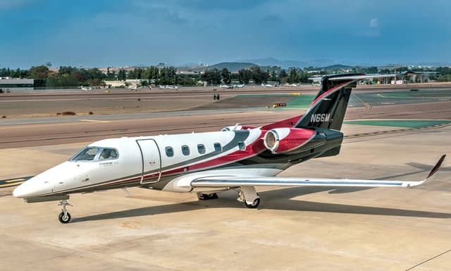 Embraer Phenom 300 N66M