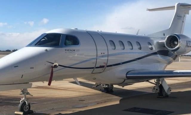 Embraer Phenom 300 N334GV