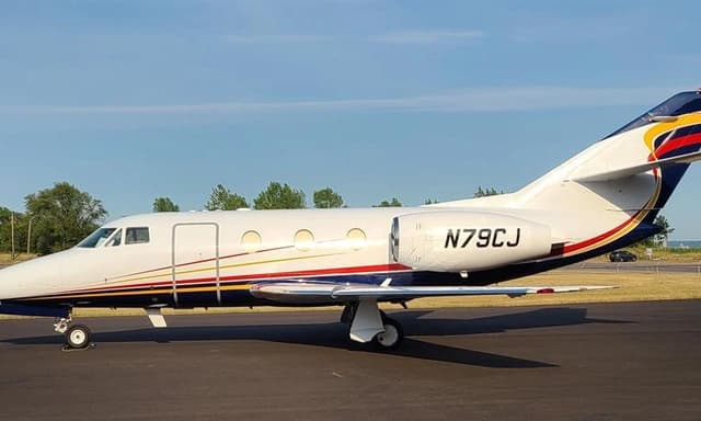 Falcon 10 N79CJ