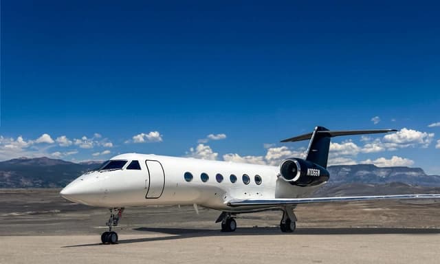 Gulfstream G400 N1066W