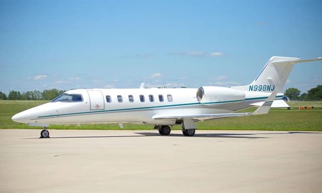 Learjet 40XR N998NJ