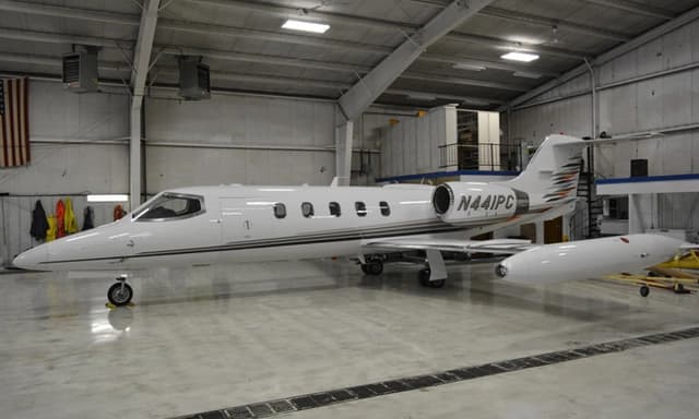 Learjet 35A N441PC