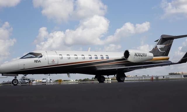 Learjet 45 N302RV