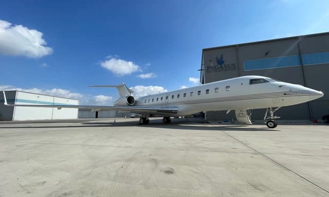 Global 5000 N889PG