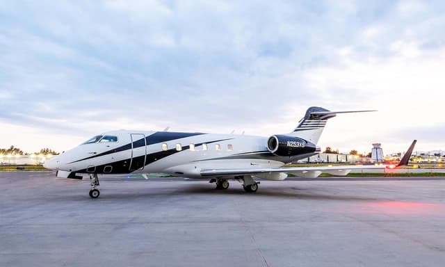 Challenger 300 N253XS