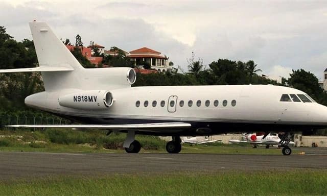 Falcon 900B N918MV