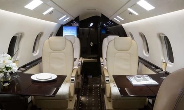 Learjet 60 N732RJ