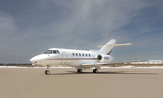 Hawker 750 N88ND