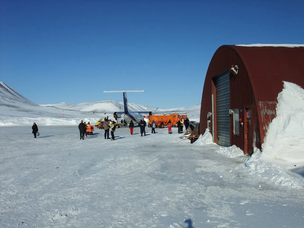 Neerlerit Inaat Airport
