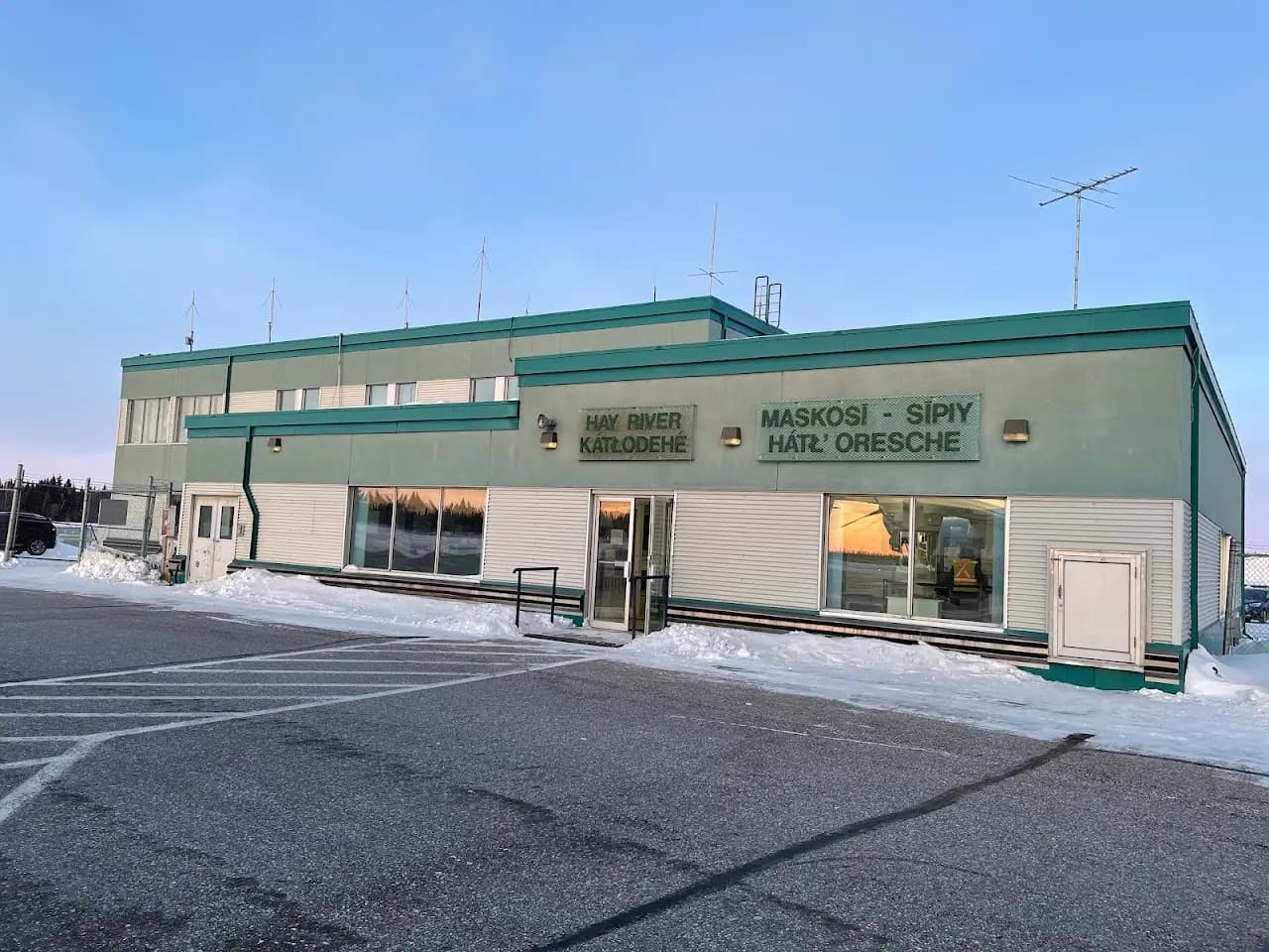 Hay River / Merlyn Carter Airport