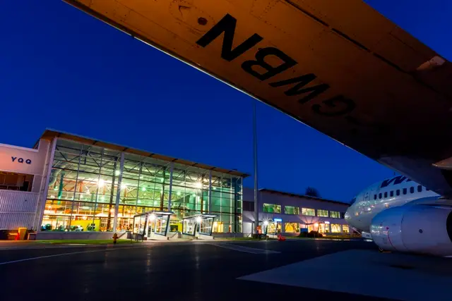Comox Valley International Airport / CFB Comox