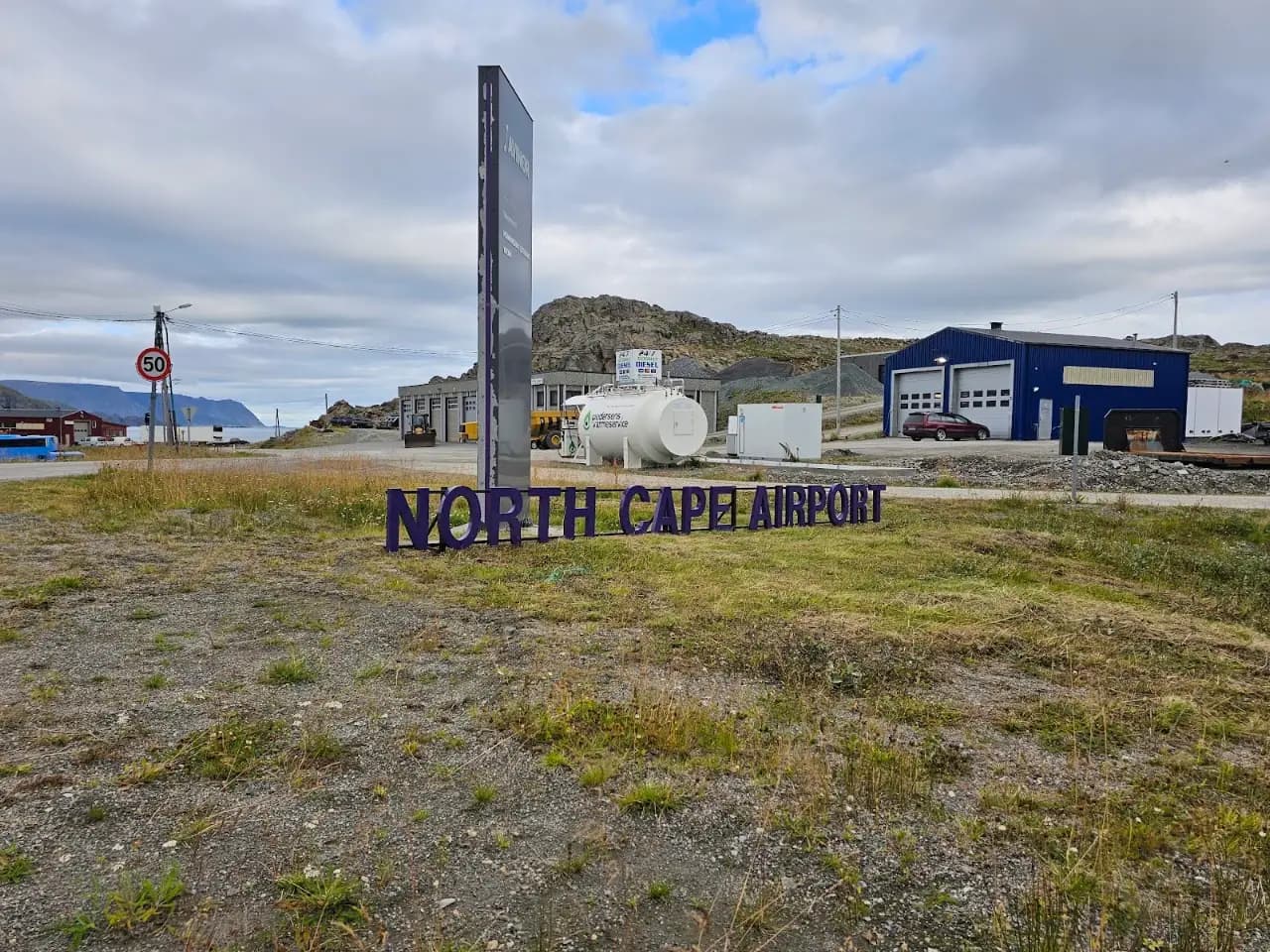 Honningsvåg Airport, Valan