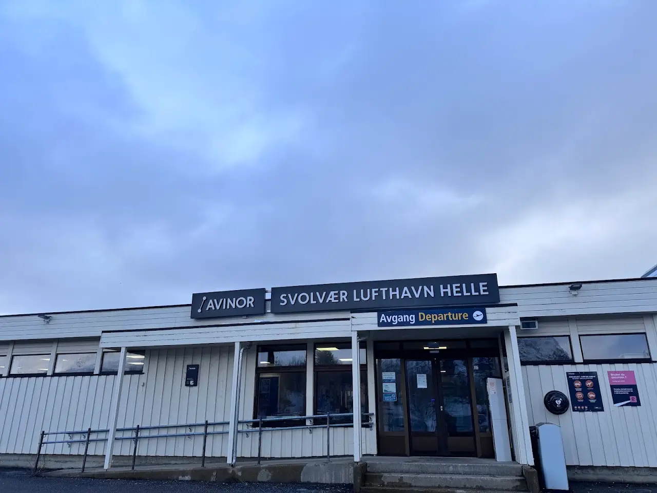 Svolvær Airport, Helle