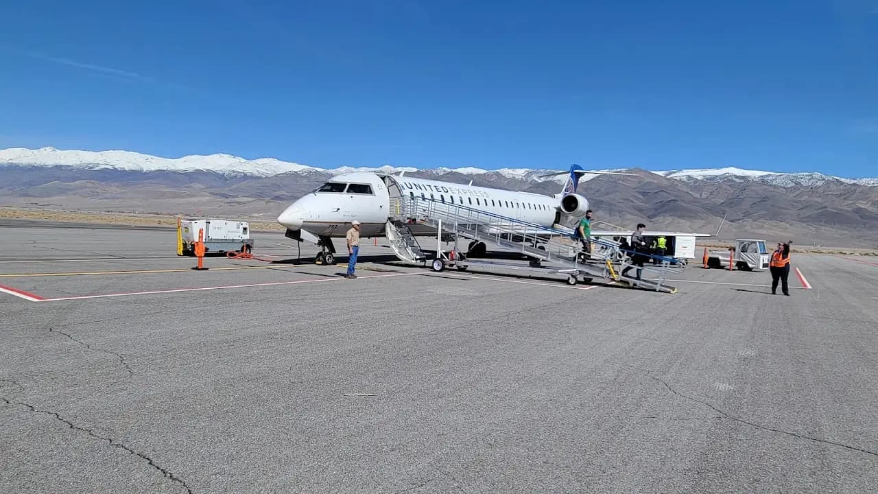 Eastern Sierra Regional Airport