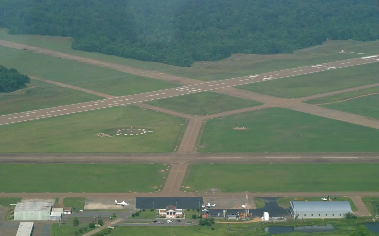 Natchez–Adams County Airport / Hardy-Anders Field