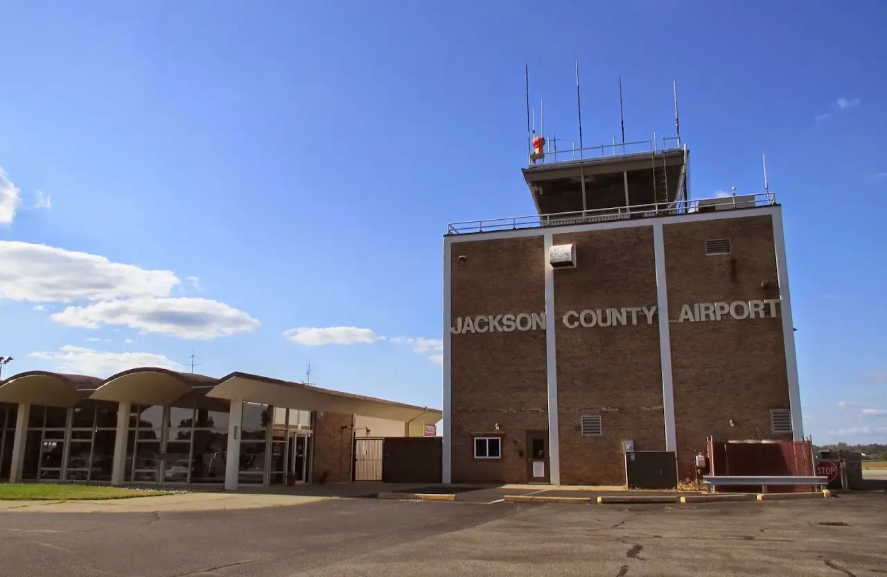 Jackson County Airport/Reynolds Field