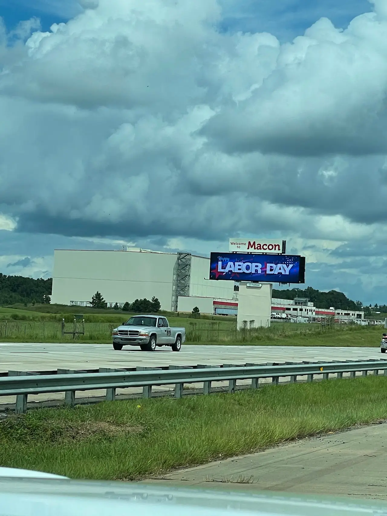Macon Downtown Airport