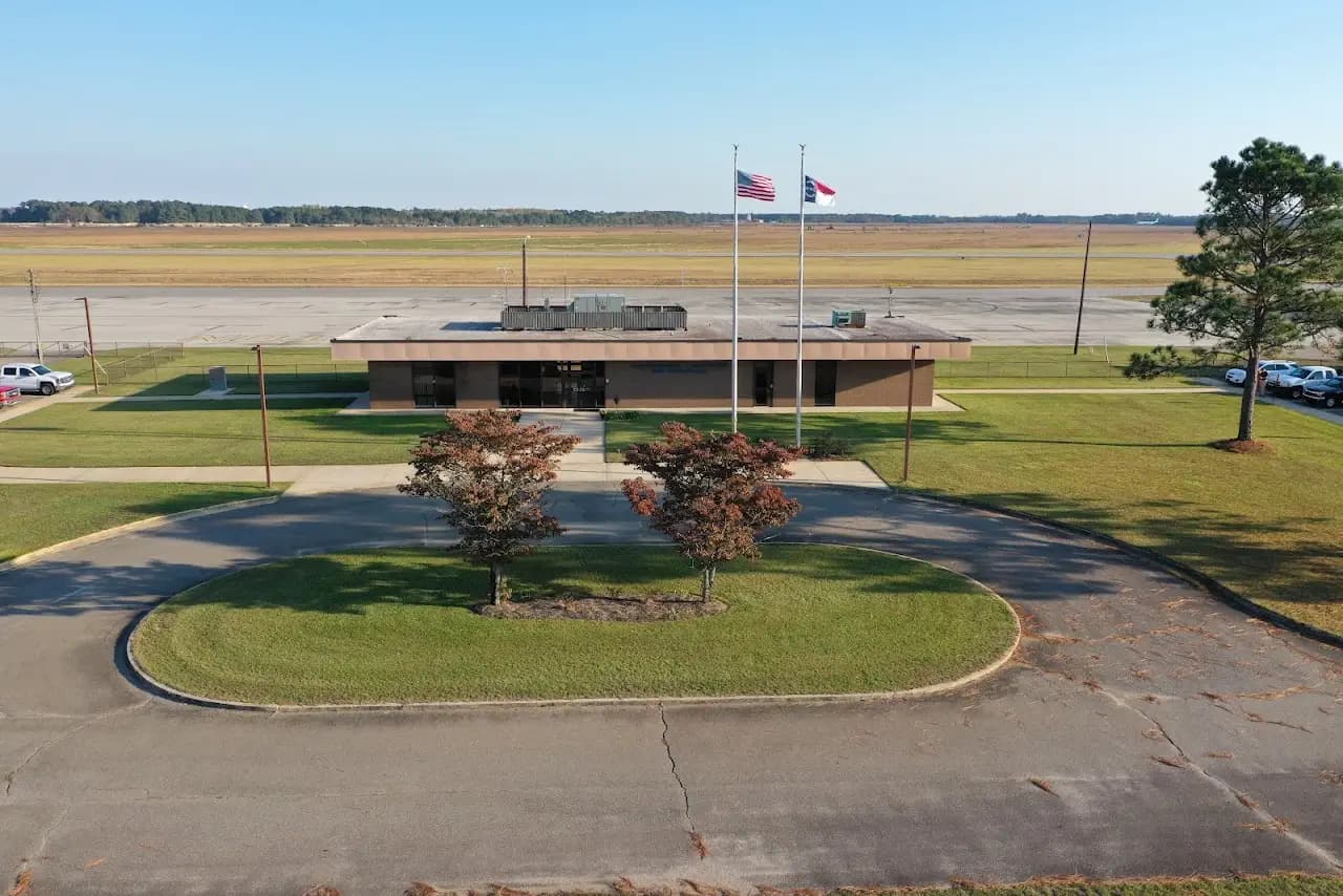 Laurinburg Maxton Airport