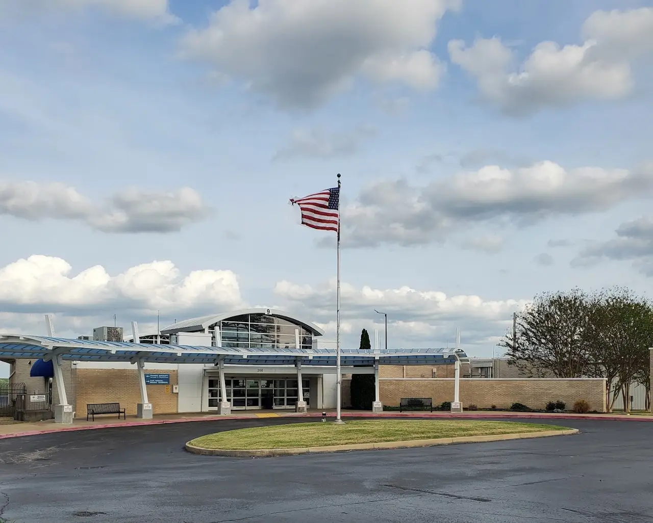 McKellar-Sipes Regional Airport