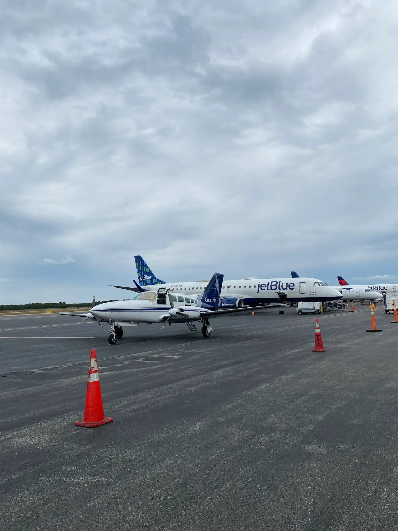 Martha's Vineyard Airport