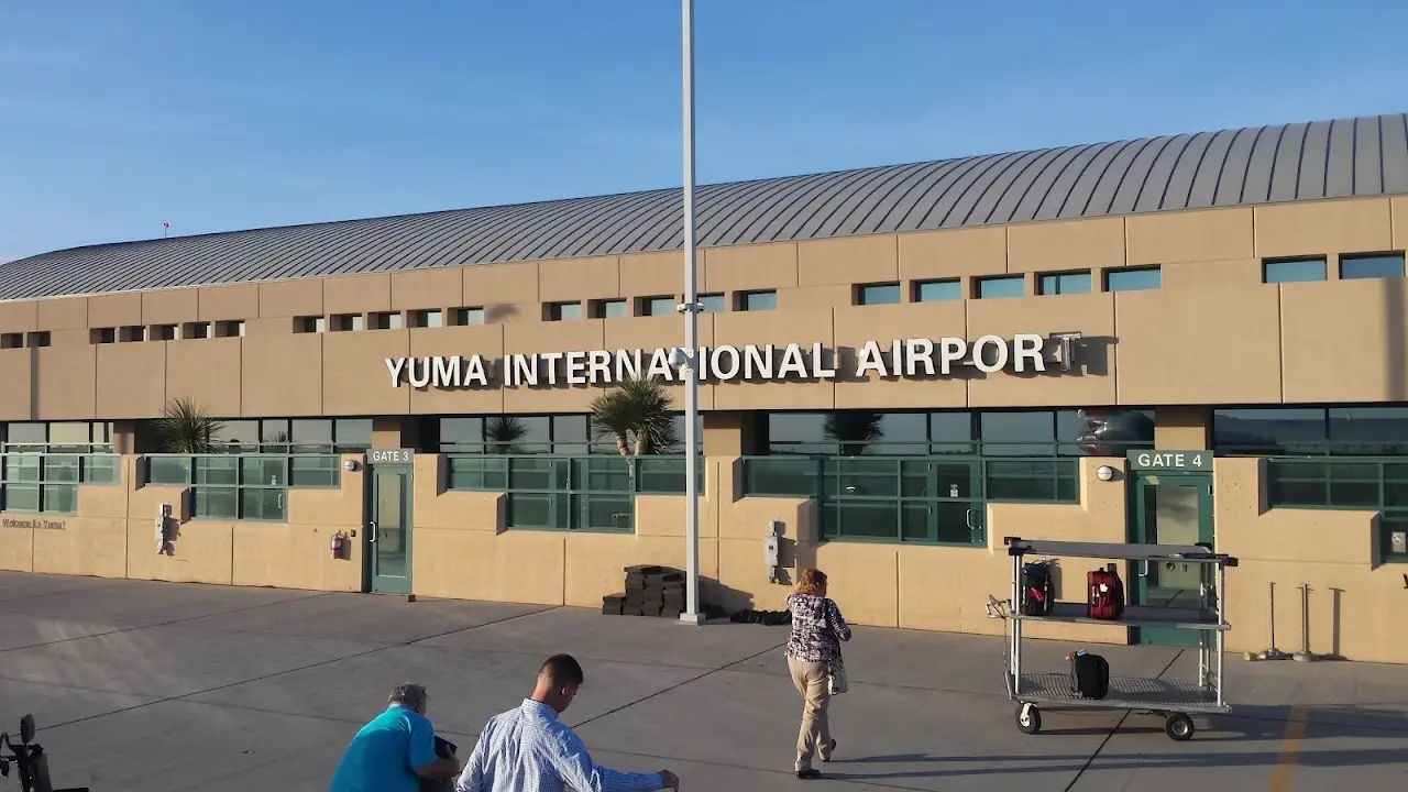 Yuma International Airport / Marine Corps Air Station Yuma