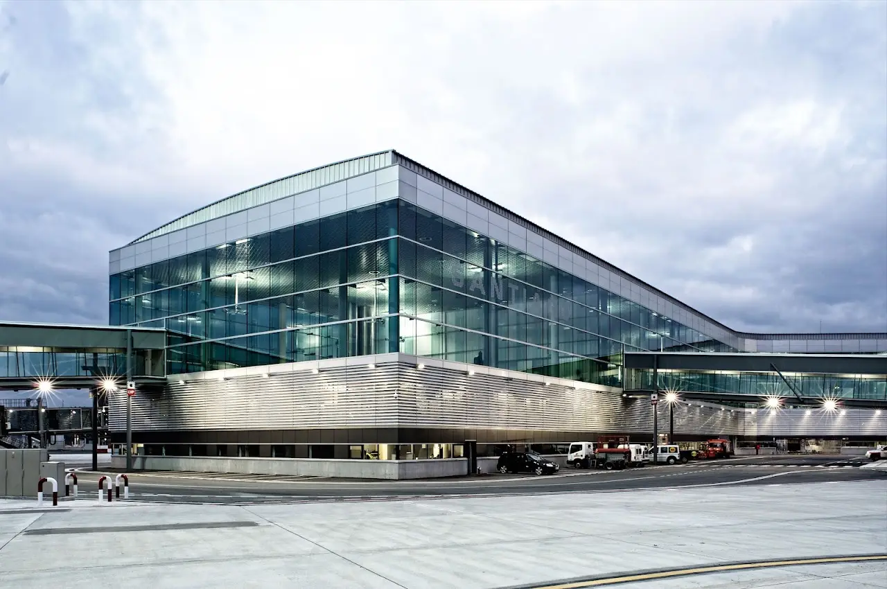 Santiago-Rosalía de Castro Airport