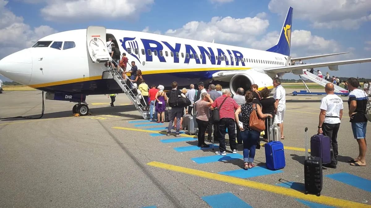 Dole Tavaux Airport