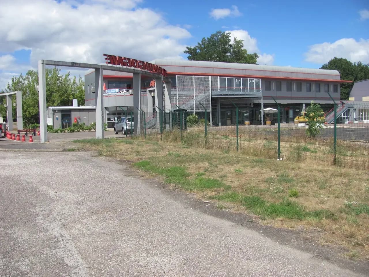 Dijon Longvic airport