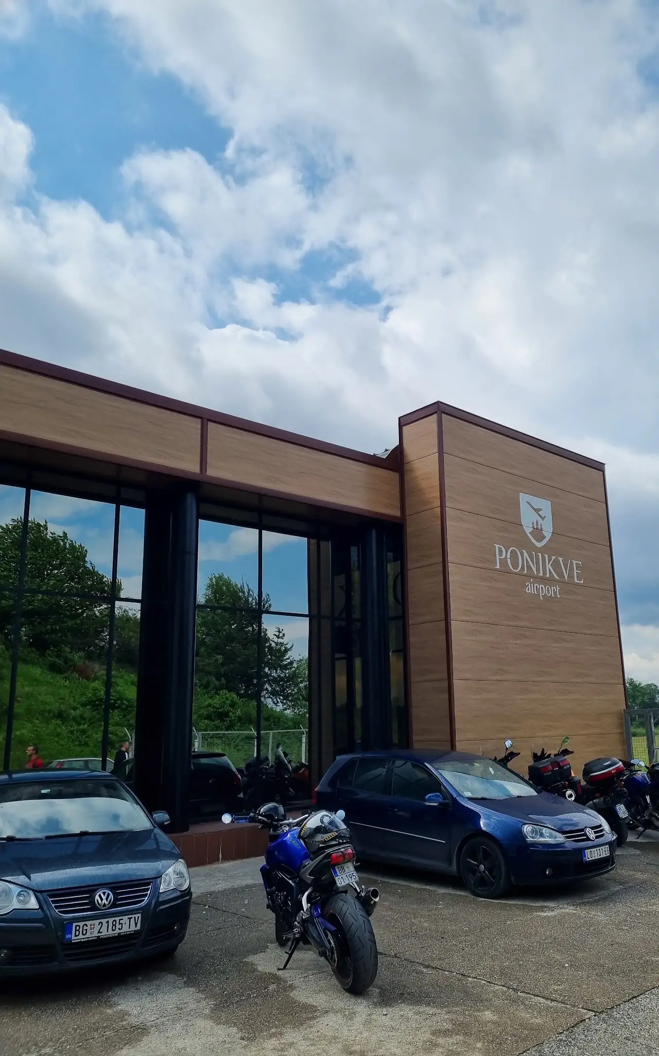 Ponikve Airport