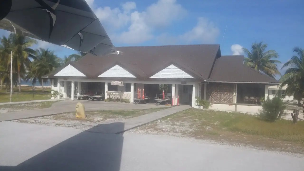 Manihi Airport