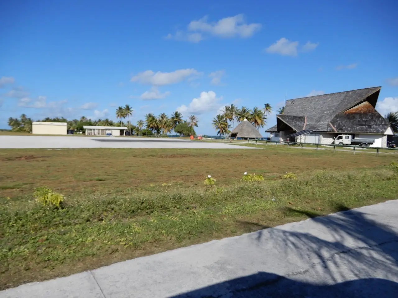 Takaroa Airport