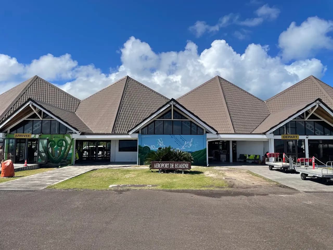 Huahine-Fare Airport