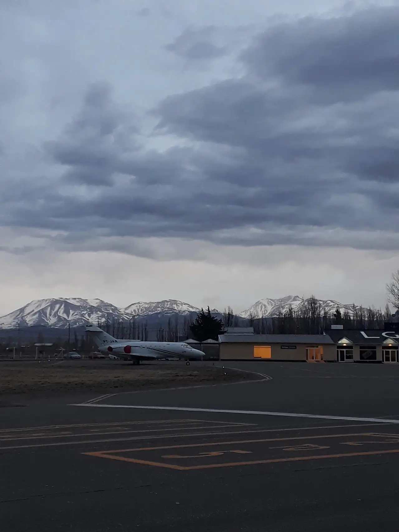 Comodoro D.R. Salomón Airport