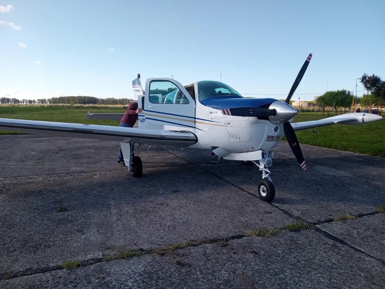Necochea Airport