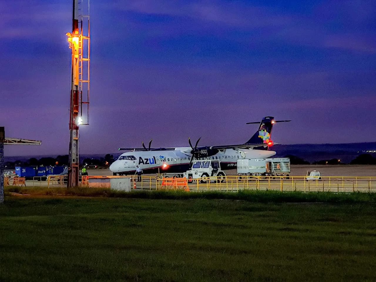 Leite Lopes Airport