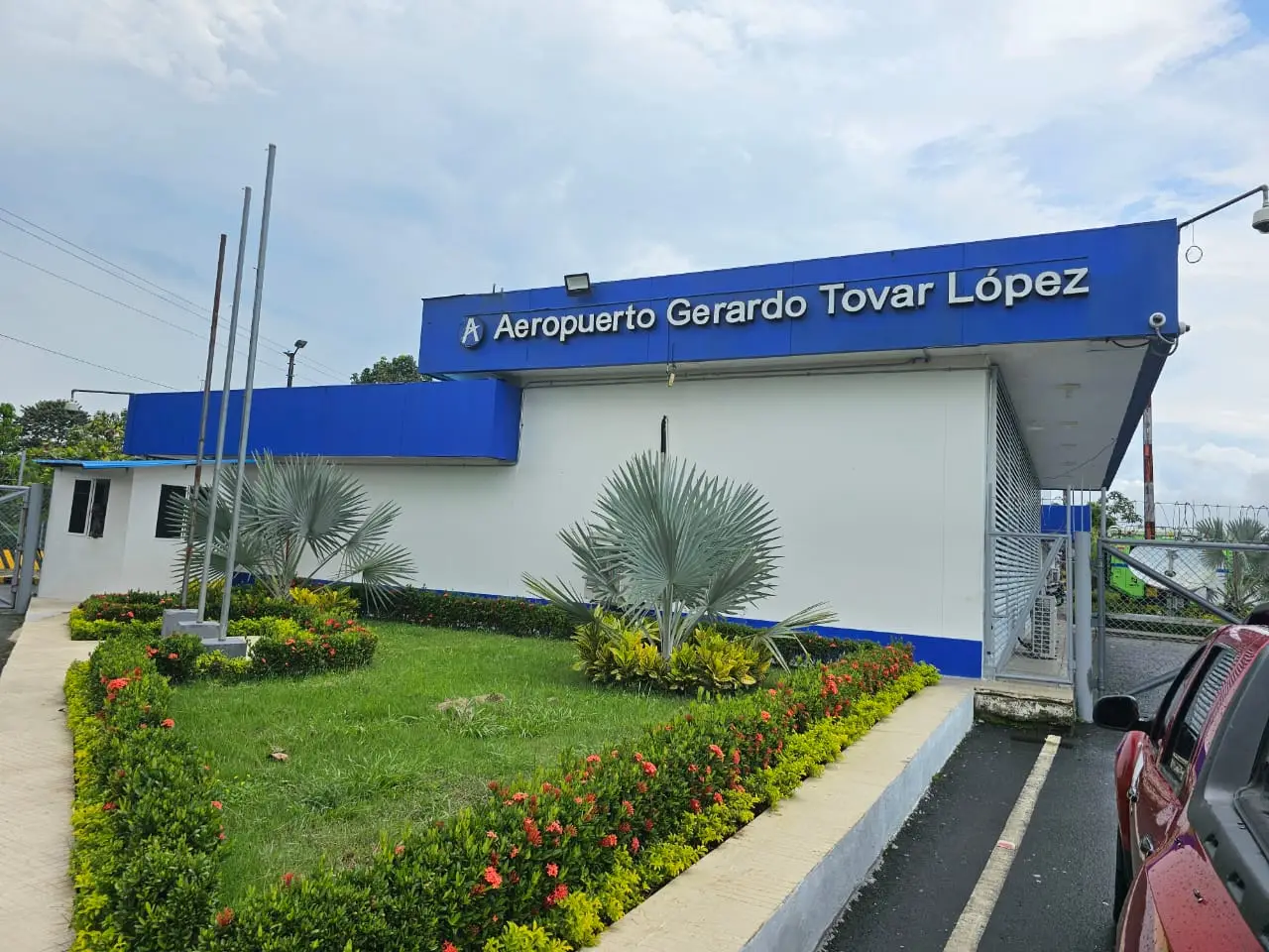 Gerardo Tobar López Airport