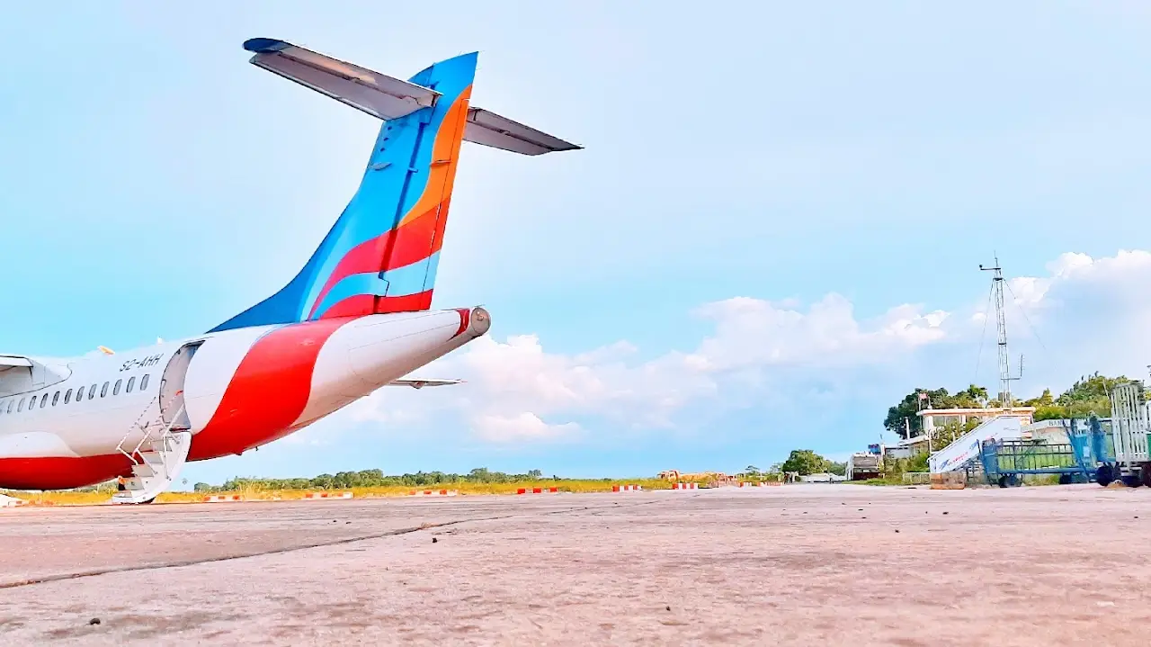 Shah Makhdum Airport