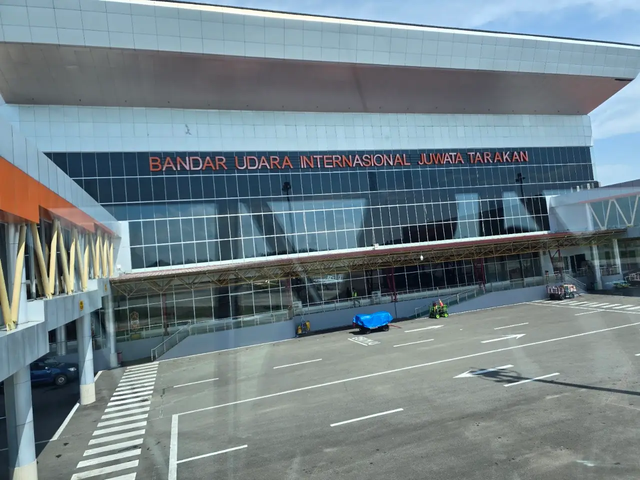 Juwata International Airport / Suharnoko Harbani AFB