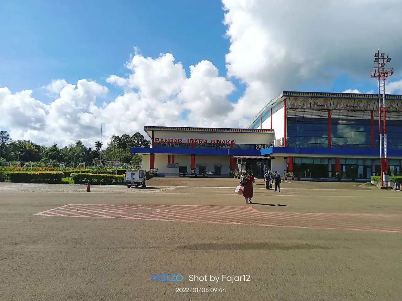 Binaka Airport
