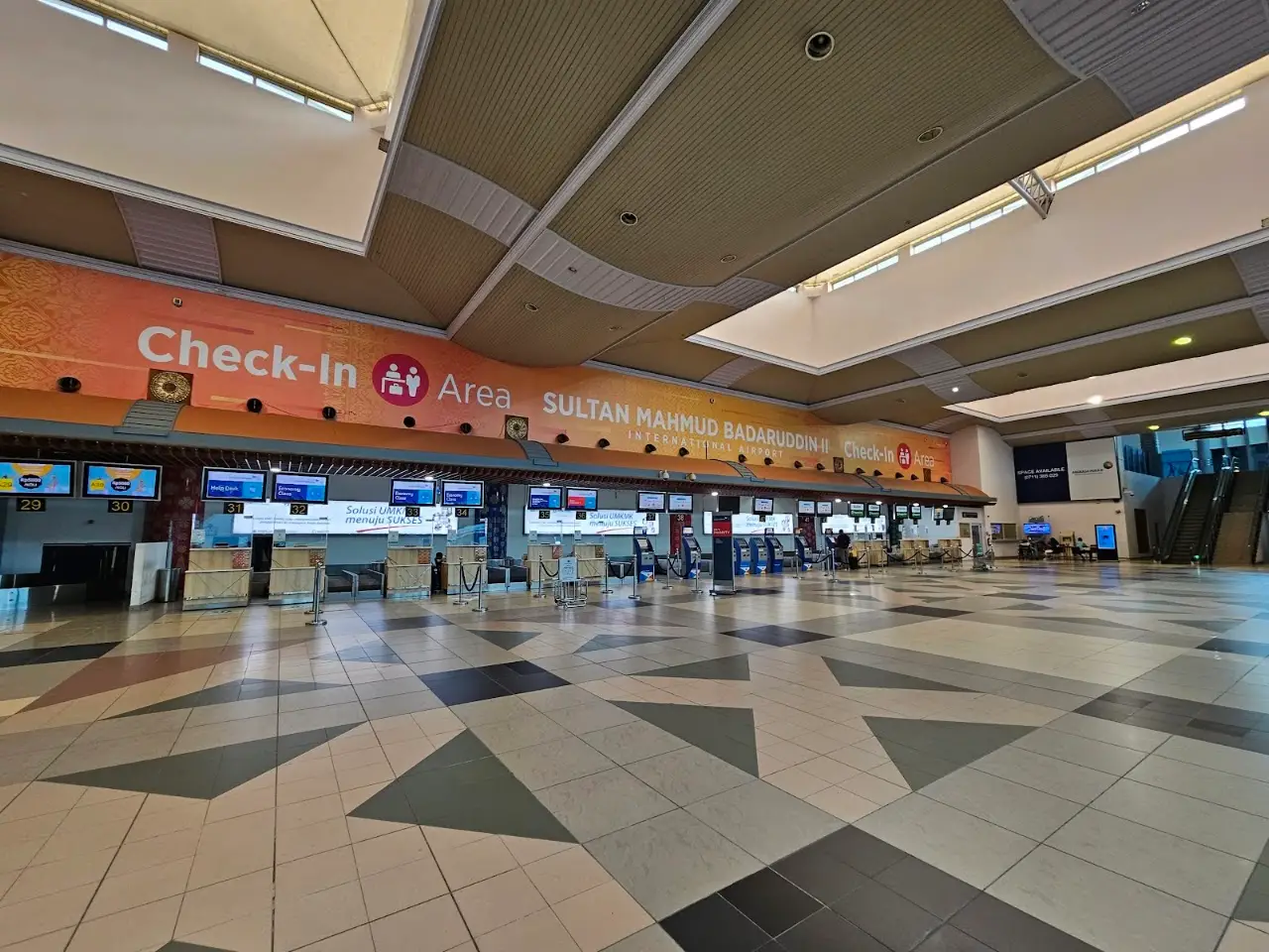 Sultan Mahmud Badaruddin II Airport