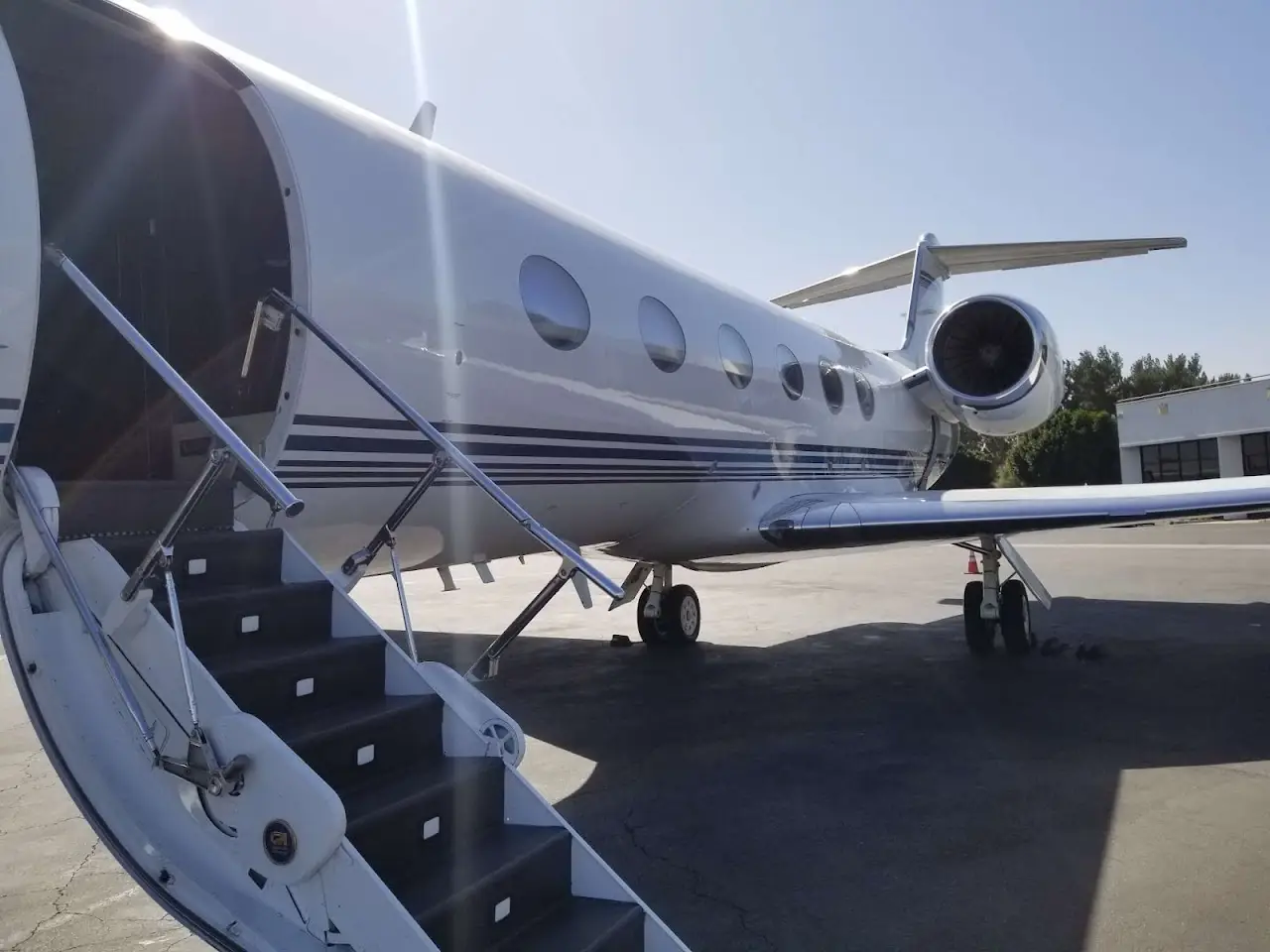 Le Bas International Air Charter