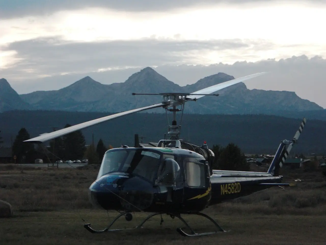 Salmon River Helicopters